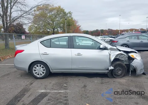 2014 Nissan Versa 1.6 Sv z USA, uszkodzony, nr VIN 3N1CN7AP0EK446347